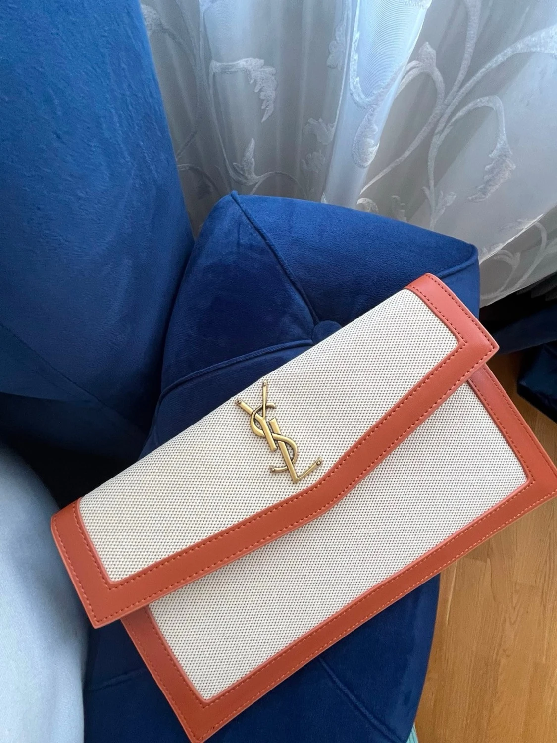 Beige kuvertväska med bruna detaljer - 2