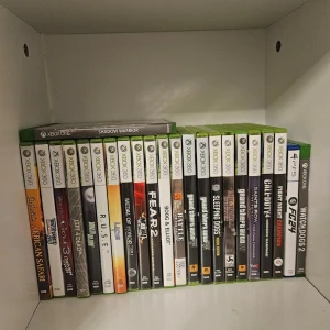 Samling Xbox 360 & PS4 spel - Sälher massa spel! Info ps4 spel 150kr styck, xbox 360 spel 100kr styck förutom den första raden som är 150-250kr styck xbox one spel 100kr styck vid köp av båda 150kr pris kan diskuteras
