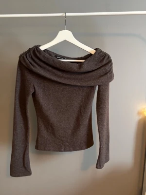 Brun offshoulder topp - Jätte fin❤️används ej längre tyvärr. 