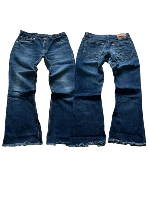 Blåa Vintage Levis 525 Bootcut Jeans Storlek W34 L32 - Mycket fina Levis Jeans i blå färg. | Jeansen är i mycket bra skick och sparsamt använda. |  Äkta som allt annat jag säljer! ✅ |  Storlek: W34 L32 (Lite små i midja, se bilder)  Skick: Mycket Bra Skick - (SE SISTA BILDER)| Färg: Blå | Märke: Levis | Modell: Jeans |   Hör gärna av dig vid frågor så svarar jag så fort jag kan! 😁 |  (SKU - 211)