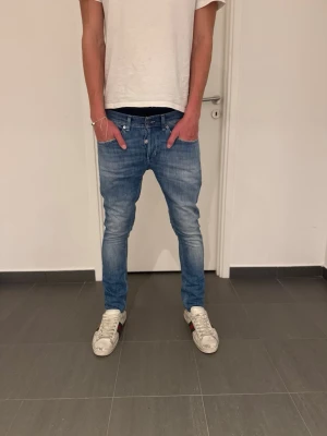 Dondup George jeans  - Säljer nu dessa feta Dondup George jeans, skriv för fler bilder/frågor😊