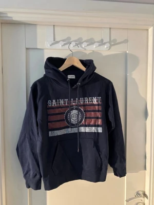 Saint lauren hoodie - Saint laurent hoodie passar Xs-s väldigt bra skick reserverad