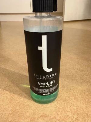 Amplify - Använd lite men som ny. Avisar vatten.
