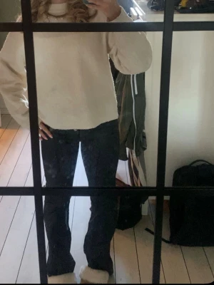 gamla Skinnbyxor från Nelly  - säljer dessa då dom inte används längre, går inte att köpa längre! Gamla modellen! Väldigt efterfrågade ❤️