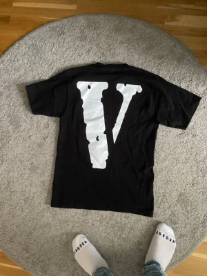 Vlone tshirt svart - Ny vlone tshirt, strlk small, svart