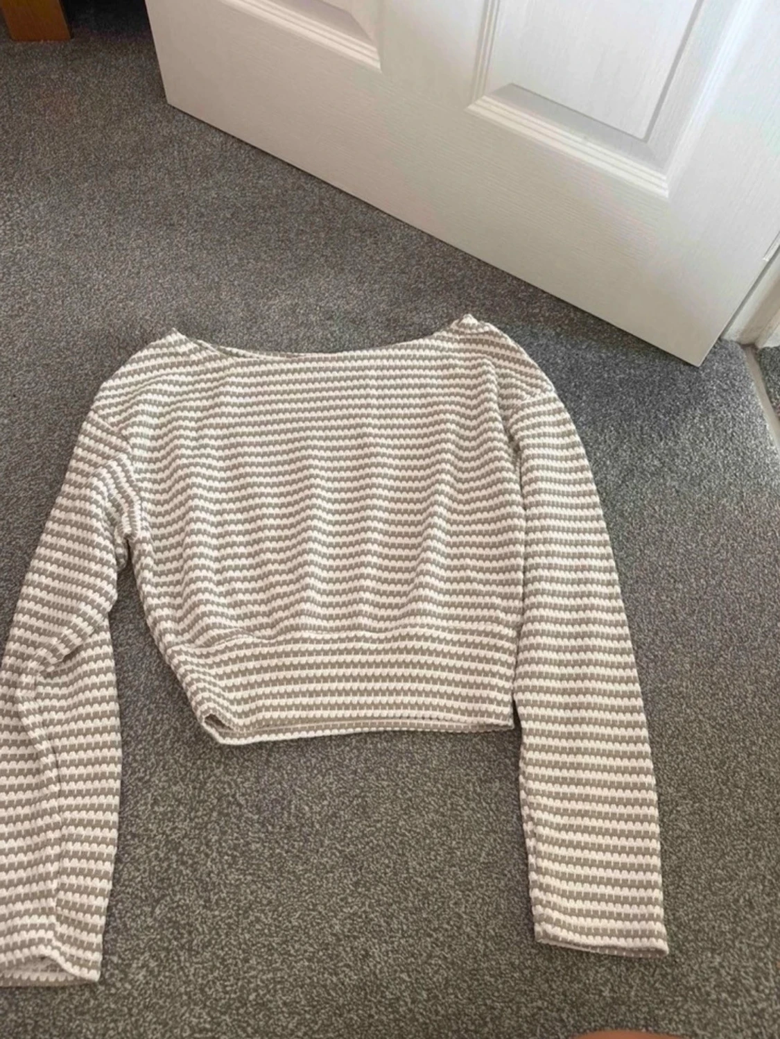 Beige och vit randig croppad topp