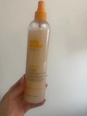 Milk Shake leave in conditioner - Leave in conditioner från Milk Shake 350 ml. Använt ett par gånger. Köptes i augusti. 