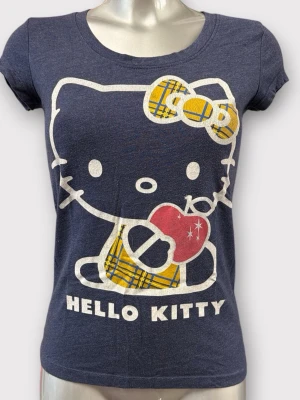 Hello Kitty T-Shirt Stl: S (Dam) - Fint skick. Officiell merch. 