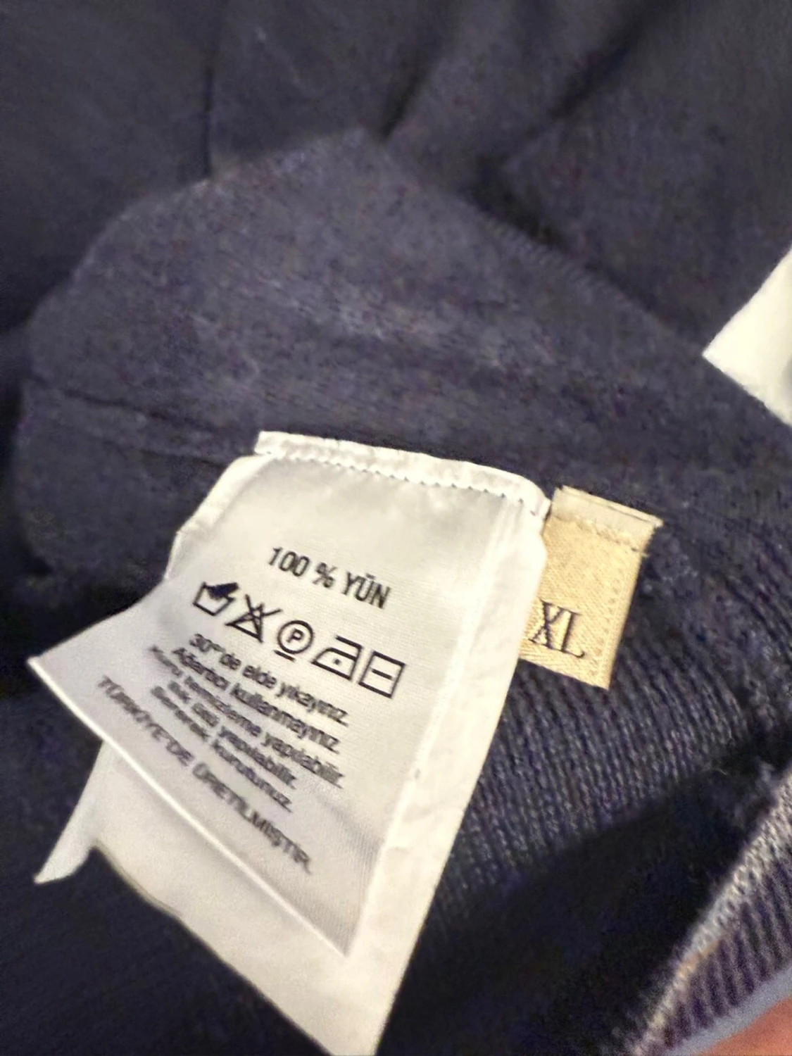 Beymen mörkblå tröja zip, Storlek XL men sitter som XS 100% Ull - 4