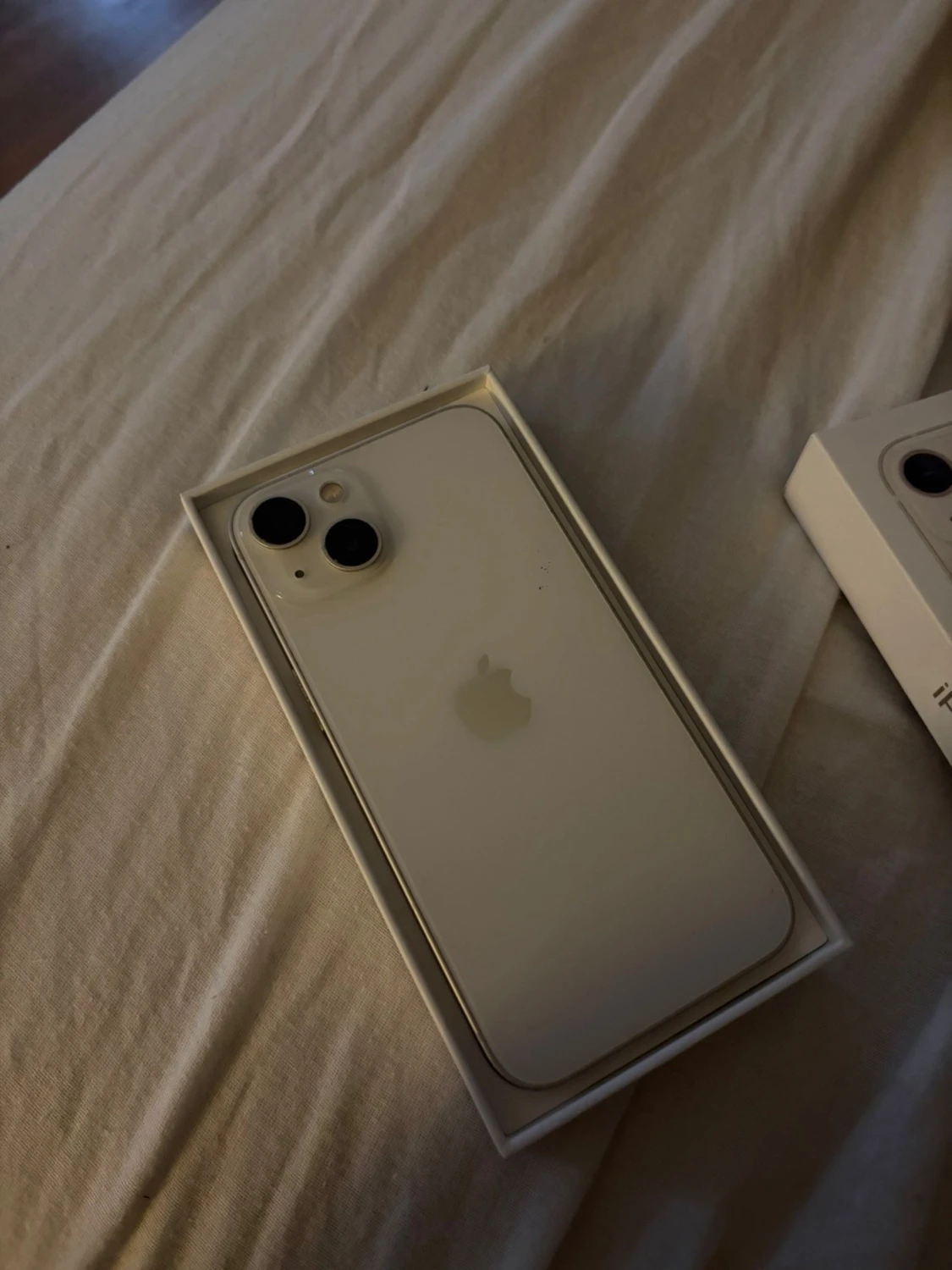 Vit iPhone 13 - 2