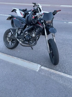 Voca rookie 50-70 am6 pluggat - Nästan helt nytt rör knappt använd. Pluggad, ingen rost alls, fås med monteringssats. Skulle kunna byta mot enox med 1000 t mig.  Om någon vill byta mot över krök är jag också på.