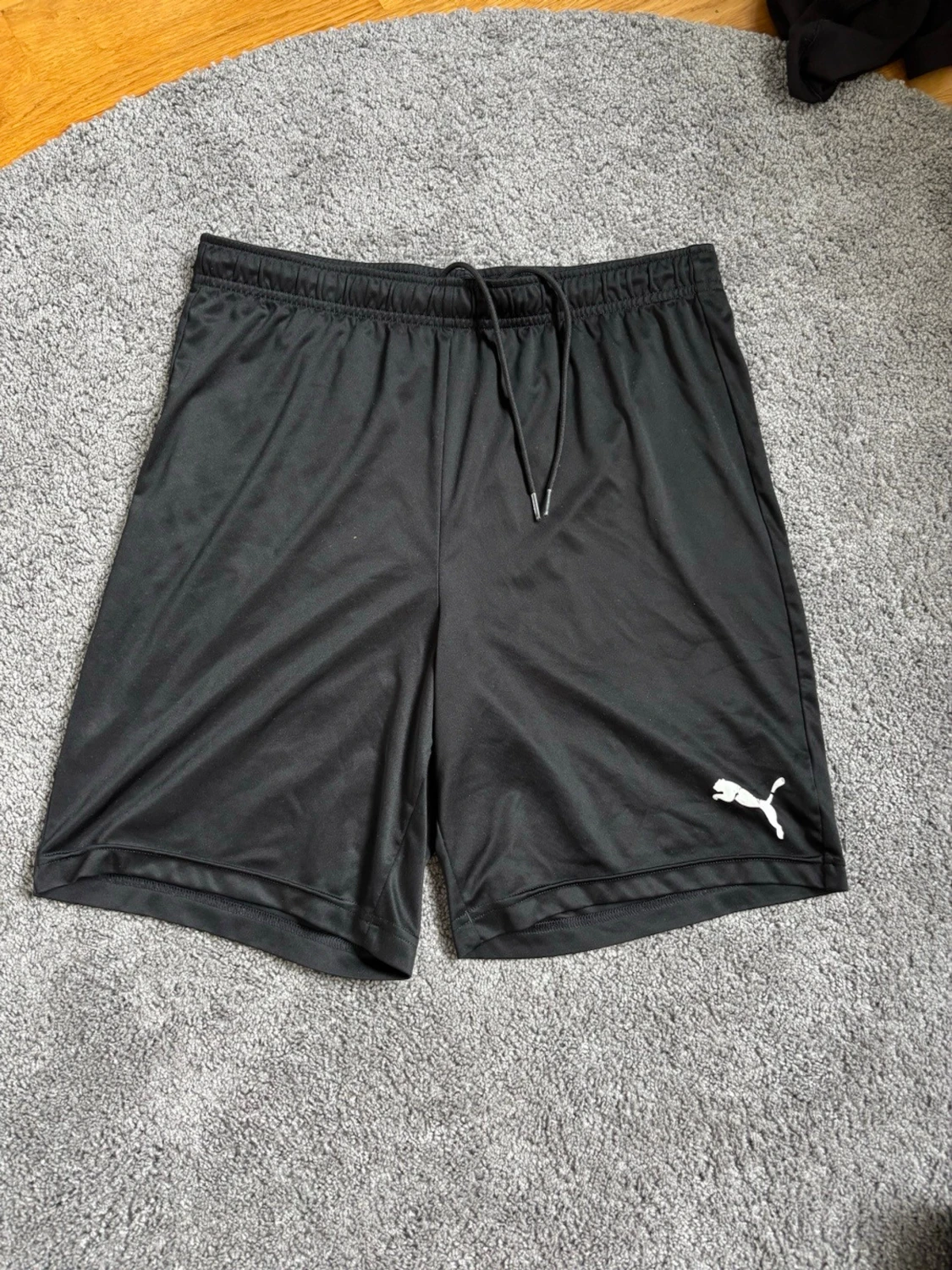 Svarta träningsshorts från Puma