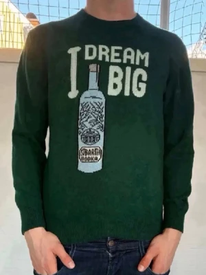 MC2 saint barth tröja  - Sällsynt MC2 saint barth tröja med texten ”I DREAM BIG” och den är av material kashmir| storlek:L| pris: 1249kr| skick: 9,8/10| hör av dig vid minsta lilla fundering eller fråga| 