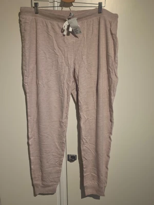 Pyjamasbyxor/mjukisbyxor, xl - nya - Nya, oanvänt 