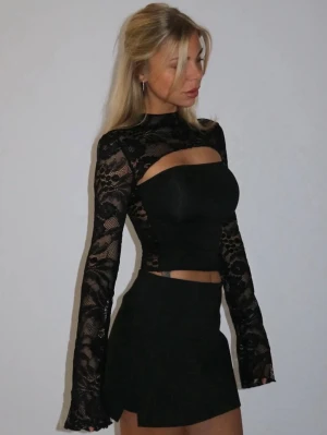 Venderbys topp - Säljer min superfina trendiga venderbys topp. Den är oanvänd och i stretch material. Skriv för egna bilder eller vid funderingar💕