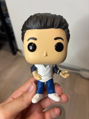 Funko Pop figur Jerry Seinfeld - Säljer en Funko Pop Jerry från Seinfeld. Ny skick men ingen kartong