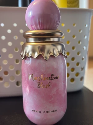 Marshmallow Blush - Marshmallow Blush från Paris Corner 
