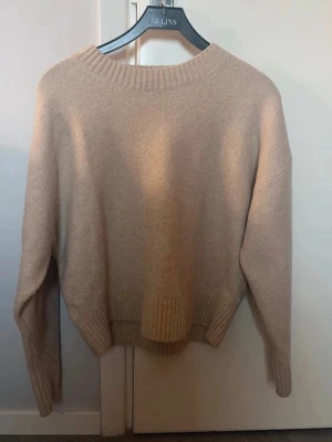 Zara tröja  - Beige stickad tröja från Zara 