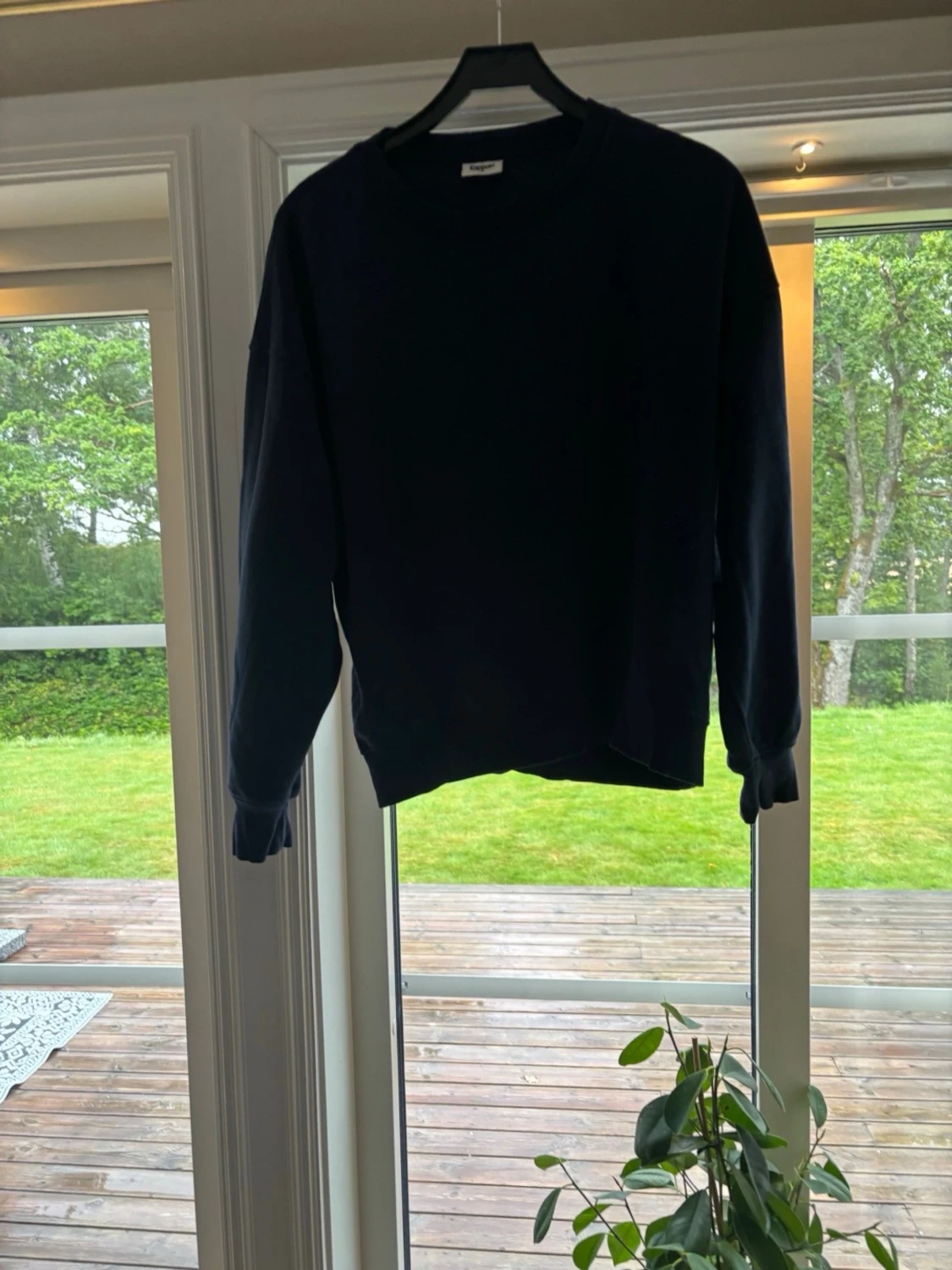 Mörkblå basic sweatshirt