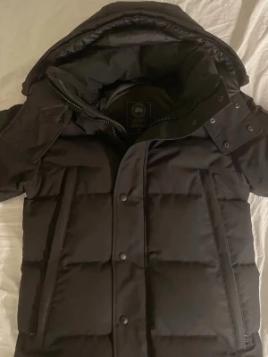 Canada Goose wyndham - Helt ny, päls påse, canada goose väska tillkommer, skriv om intresserad! ADDA SNAP: för fler tydligare videos