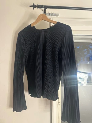Stilren elegant topp - Super elegant blus/topp använt 1 gång. 💙