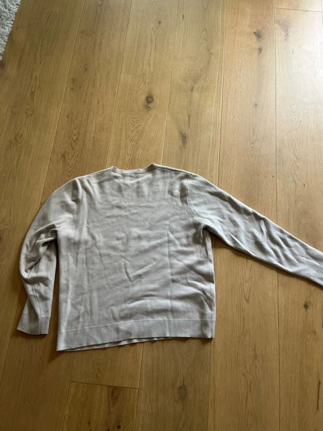 Beige tröja från Brand Island - 2