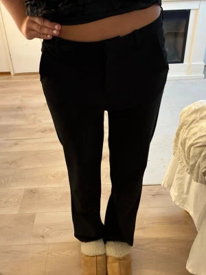 Kostymbyxor  - Supersköna kostymbyxor. Kolla gärna mina andra annonser! 💌