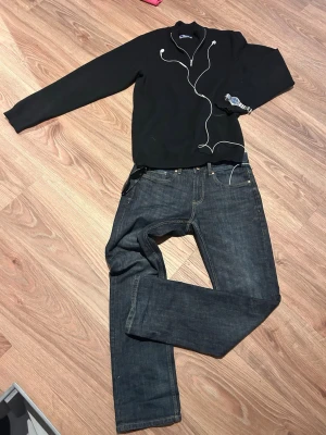 Jack & Jones zip up - Är storlek 176 sitter som en M