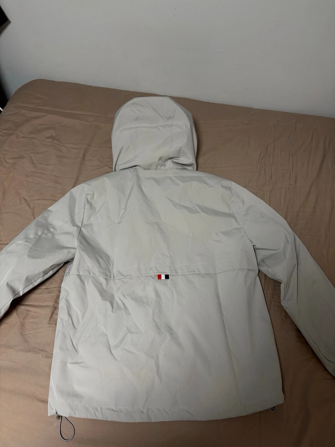 Ljusgrå vindjacka från Moncler - 1