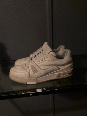 Louis Vuiton trainers - Vet ej om de är äkta då jag köpt de begagnade. Pris kan sänkas vid snabb affär 