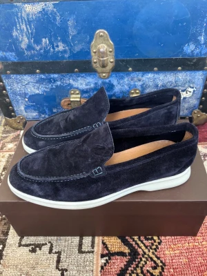 Italienska mocka loafers  - Liknande Loro piana summer walk, storlek 42