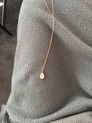 Caroline Svedbom halsband  - Säljs utan defekter 