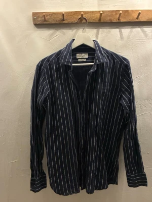Massimo dutti skjorta  - Säljer denna riktigt snygga Massimo dutti skjorta.  Skick - 9/10 | Strl - S 