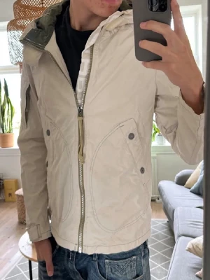 Unik jacka G-Star raw - Väldigt unik och extremt snygg jacka. Bra skick, skriv vid fundering 😇