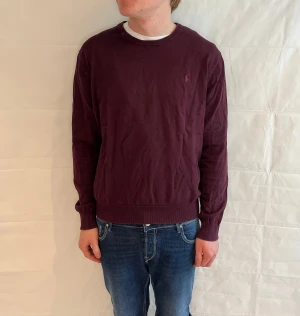 Polo Ralph Lauren Prima Cotton Sweater - Vinröd second hand-stickad tröja i bomull, storlek M.