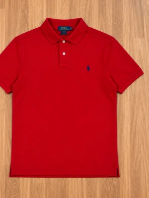 Ralph Lauren piké - Tjena! Jag säljer en riktigt snygg Ralph Lauren piké. Den är i mycket bra skick och har inga fläckar eller skador😁 Den är självklart äkta✅ Skicka om du har några frågor☺️