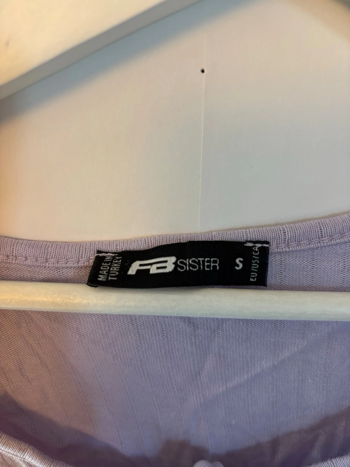 Ljuslila croppad topp med knyt - 2