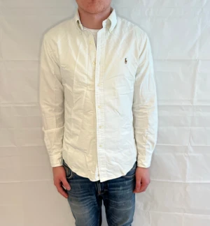 Polo Ralph Lauren Slim Fit Shirt White Men's - Vit slim fit-skjorta i bomull, pre-owned i mycket bra skick.