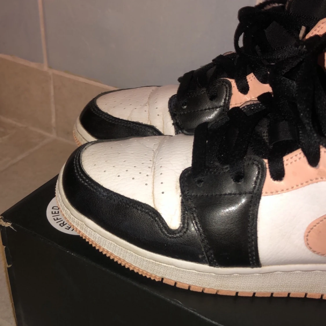 Air jordans mid  - 90