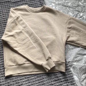 Sweatshirt - Helt ny sweatshirt 💗 sweatshirt