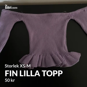 Stretchig lila topp - Garderobsrensning 🌸 Lila topp i S men den är otroligt stretchig så passar även XS-M  Kan mötas upp i Skåne och även frakta. köparen står för frakten som ligger på 45 kr  