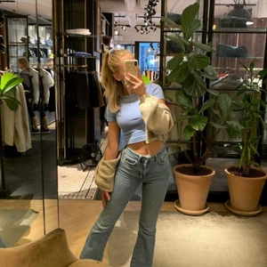 Blå topp - Blå topp ifrån Zara, i storlek S 🦋🦋