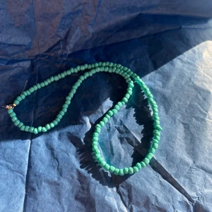 Halsband  - Halsband jättefin blå färg !!  Frakt 14kr 