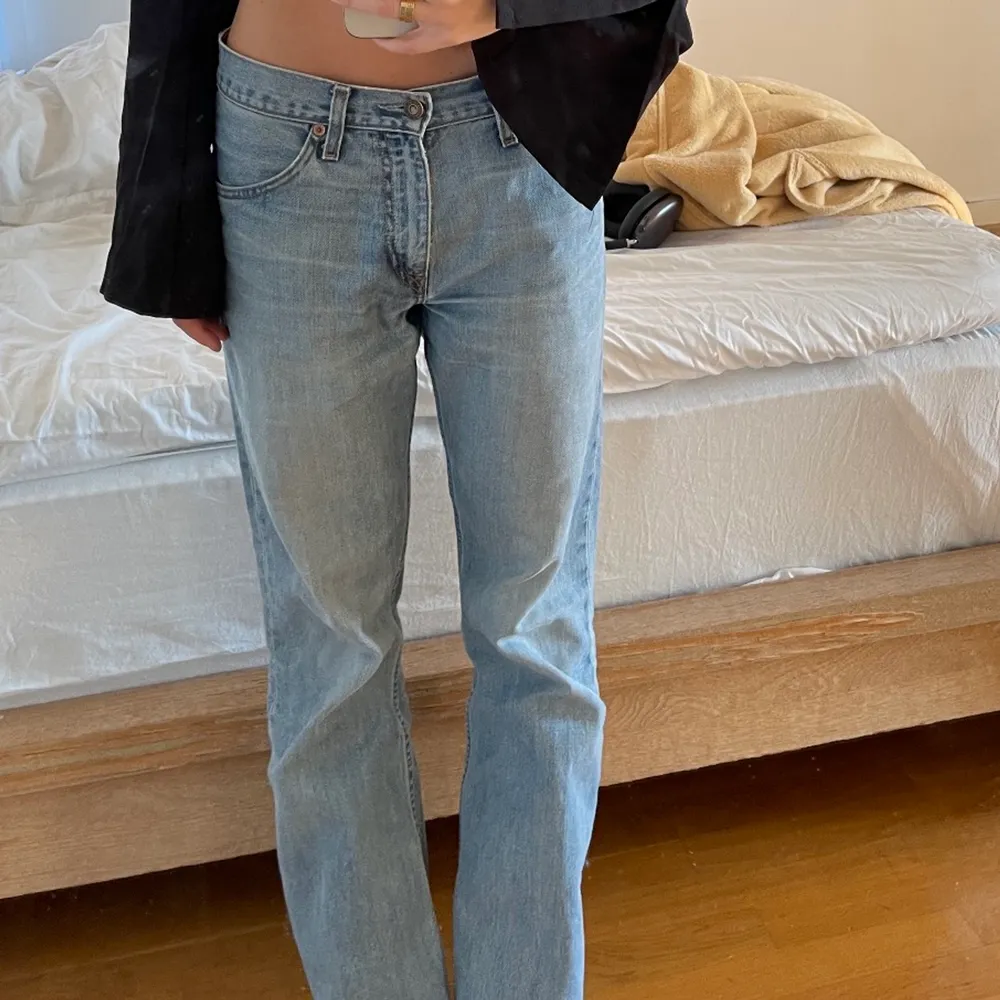 Levis jeans storlek w29 L32💕 jag är 162. Jeans & Byxor.