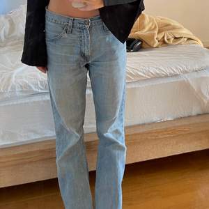 Levis jeans storlek w29 L32💕 jag är 162