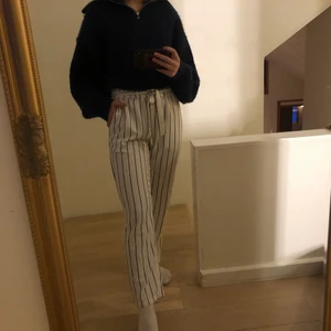 Fina randiga kostymbyxor - Helt oanvända randiga kostymbyxor från Ruth & Circle. Fin passform💗