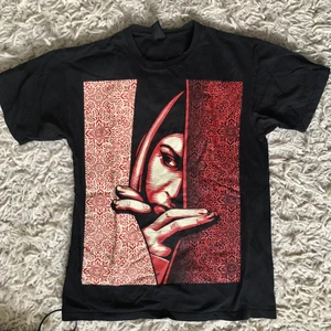 T-shirt - T-shirt i bra skick, skriv om du har några frågor💕