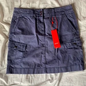 Esprit - Såå snygg kjol från esprit som är helt ny med lapparna kvar+ extra knappar. Stl 34. 100kr plus frakt💕💕 