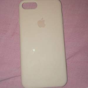 Fint nude/rosa mobilskal av Apple som jag köpte för 200 så den kostar halva priset GRATIS FRAKT