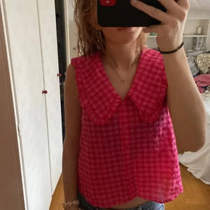 Topp - Superfin topp från mango använd typ två ggr💗 nypris ca 300💓